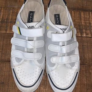 Tennis shoes with yellow detail by Gant
